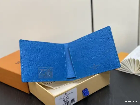 WIS SLENDER LOUIS WALLET-11*8.5*2CM VUITTON 0701